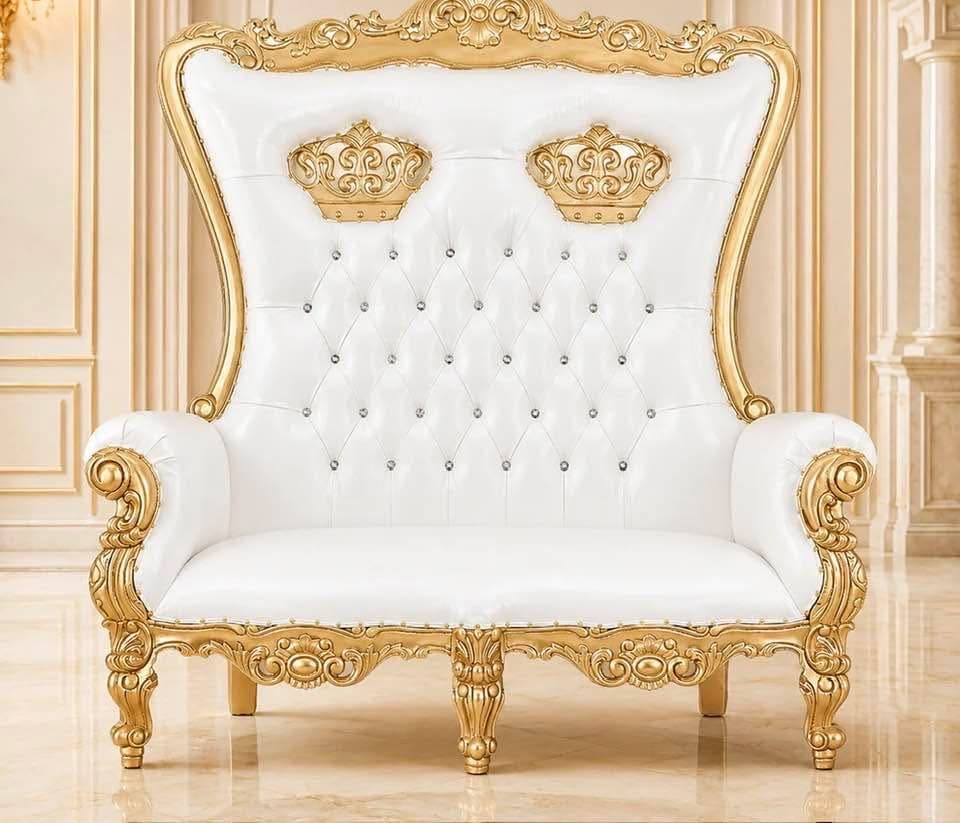 Crown Loveseat